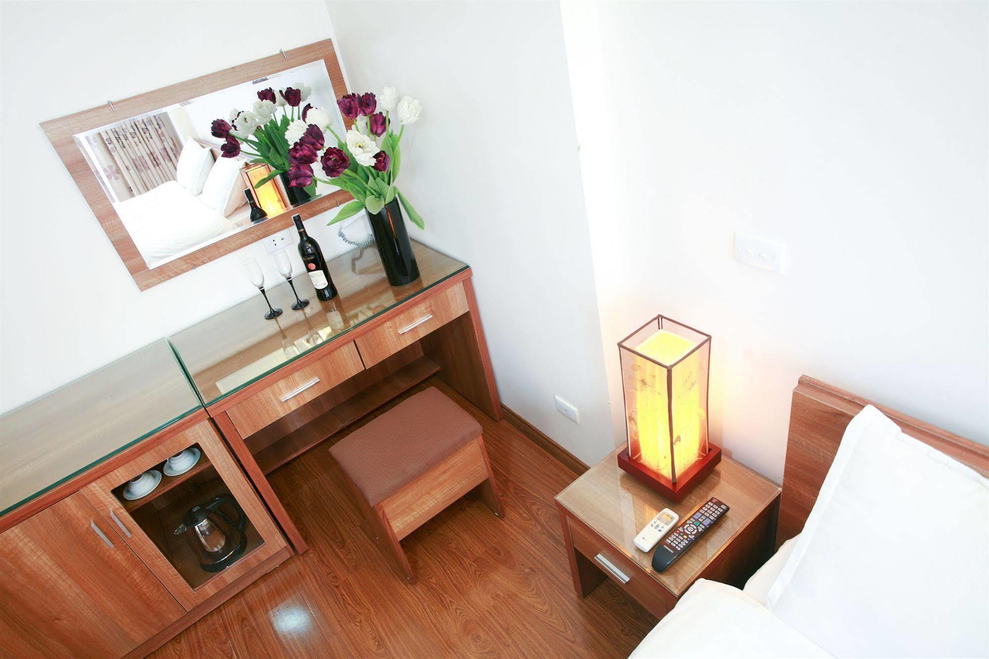 Especen Hotel Ханой Екстериор снимка